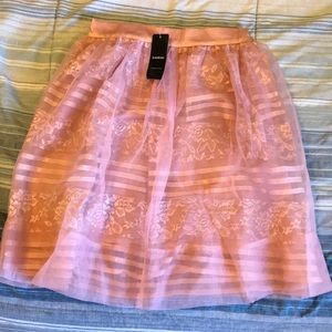 BEBE stripped lace skirt - magnolia frost